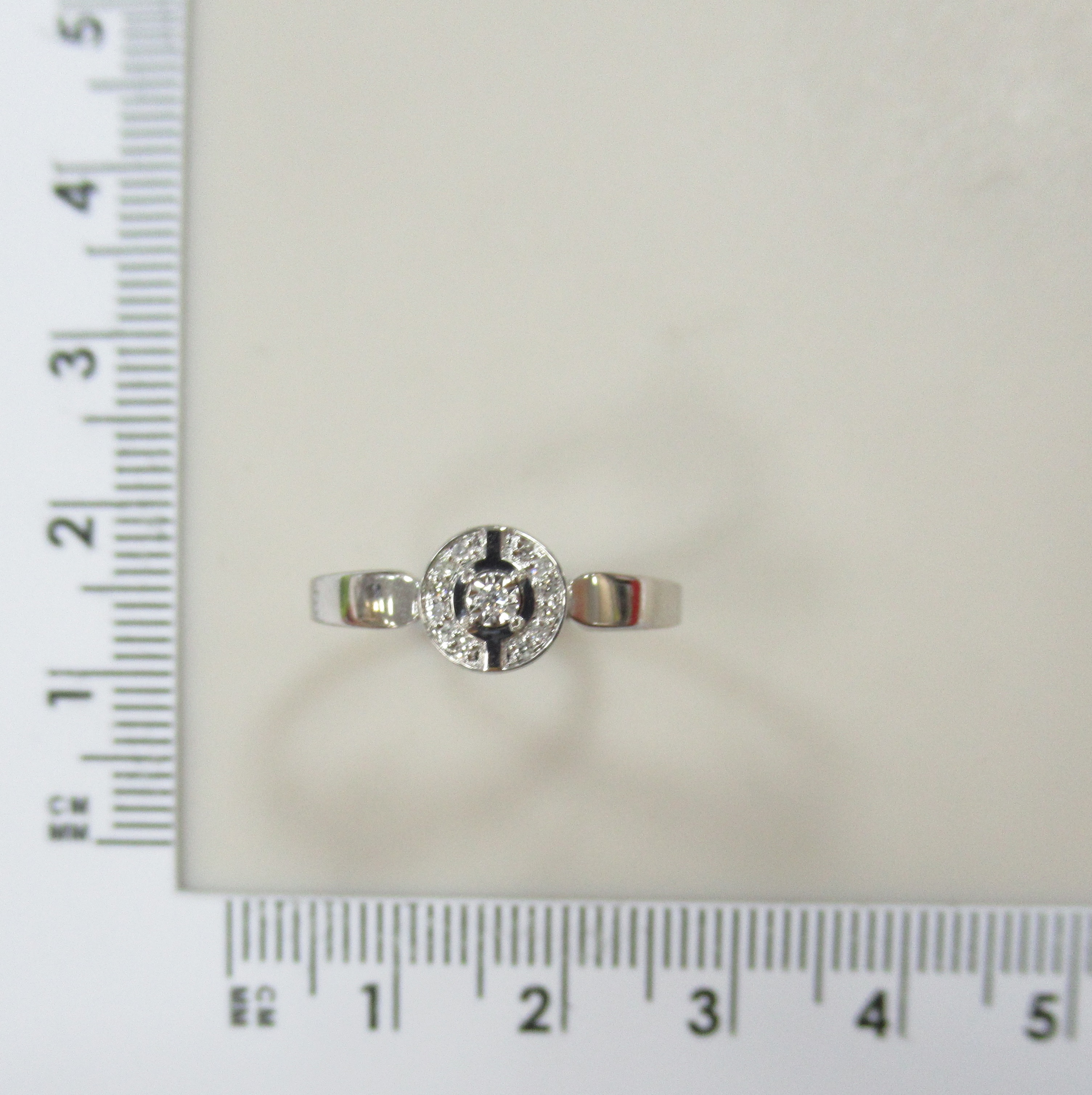 Кольцо из белого золота с бриллиантами